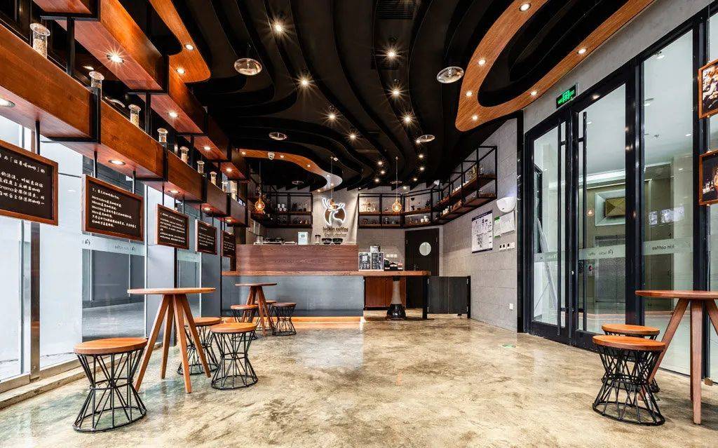 瑞幸咖啡加盟还是直营加盟